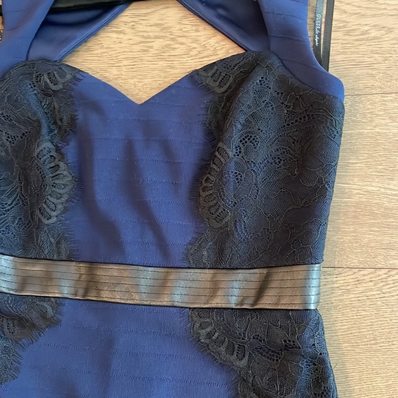 Guess Form-Fitting Dress - Navy Blue With Black Detailing - Picture 3 of 6